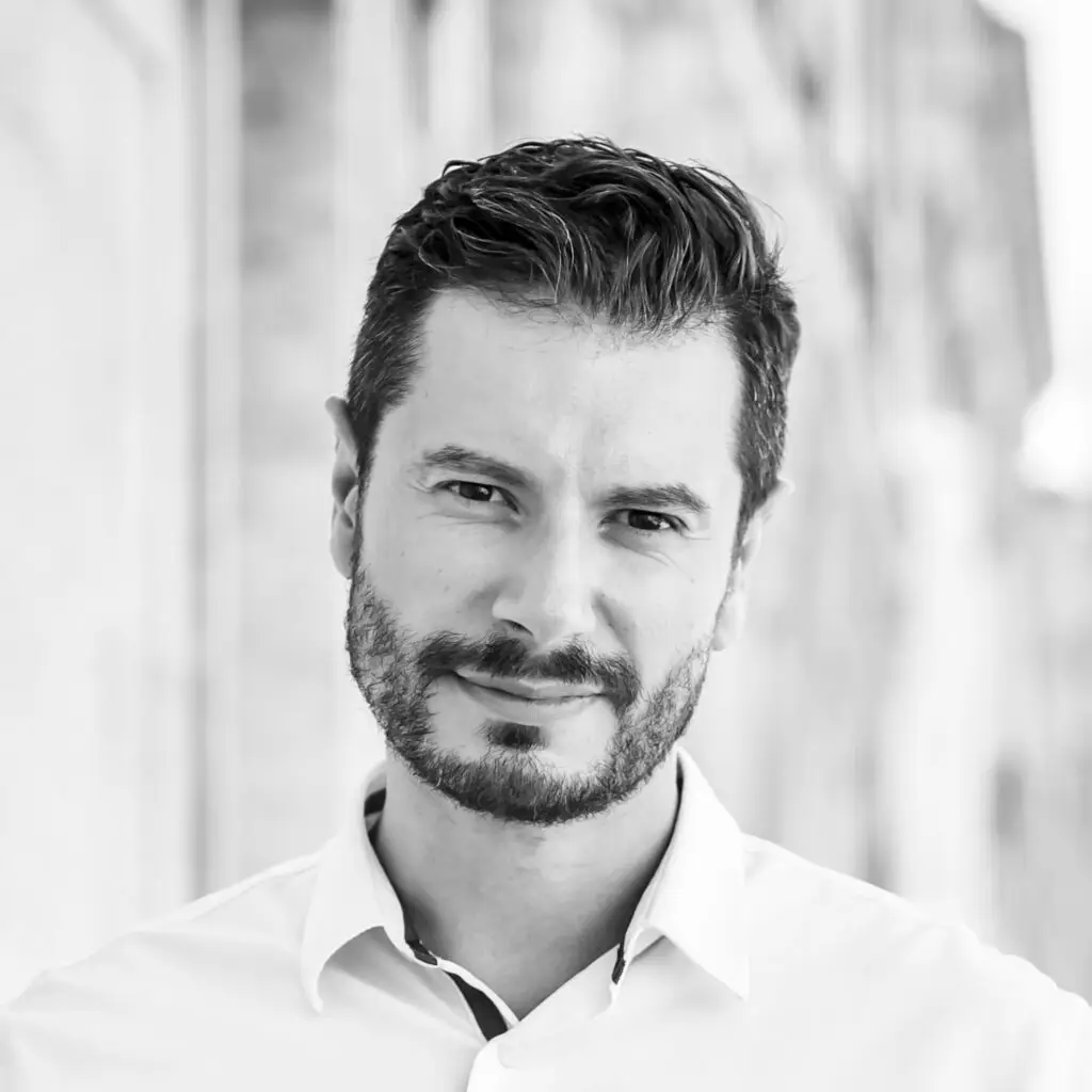 Sébastien Le Paire, hypnothérapeute certifié en hypnose ericksonienne et elmanienne à Bordeaux